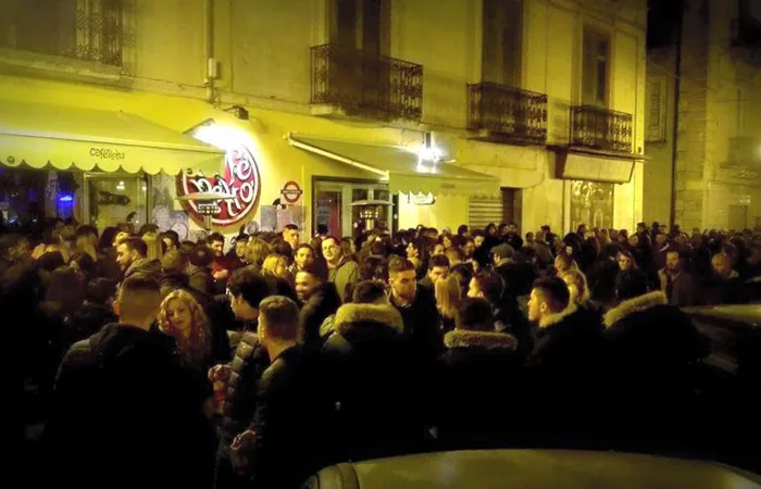 Locali del centro di Lamezia Terme affollati di sera