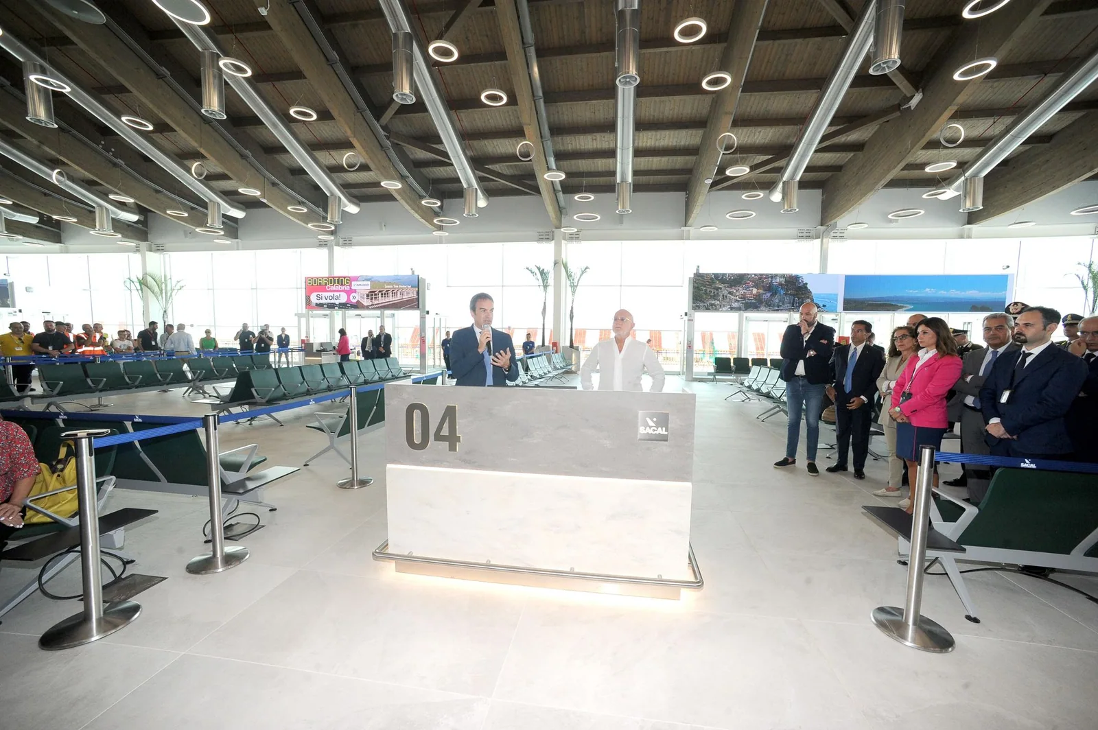 Presentazione pubblica in una nuova area del terminal aeroportuale