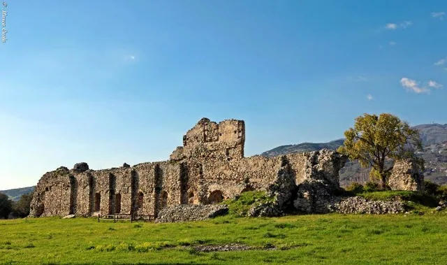Rovine dell'antica abbazia benedettina nel territorio lametino
