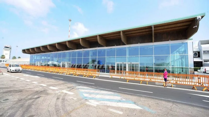 Aeroporto di Lamezia Terme: foto della struttura esistente